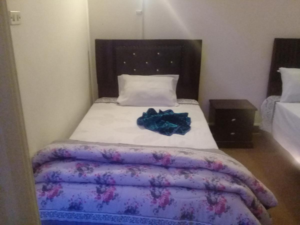 Hi Nile Plaza Hostel القاهرة المظهر الخارجي الصورة